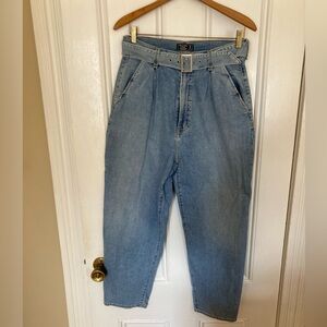 Abercrombie & Fitch Ultra High Rise Mom Jean